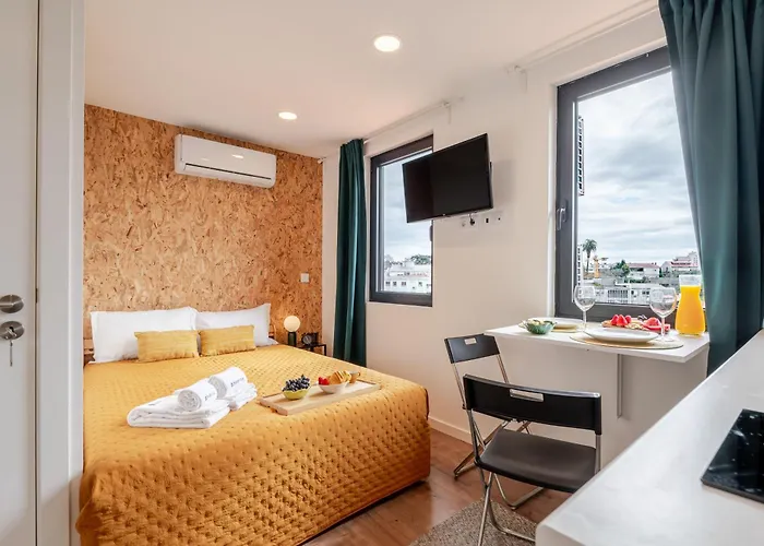 Hostwise - Stylish Sunny Flats Appartamento Oporto