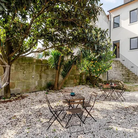 Apartment Hostwise - Stylish Sunny Flats