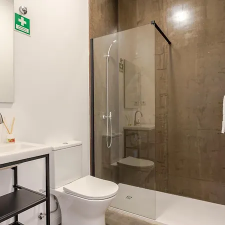 Hostwise - Stylish Sunny Flats *