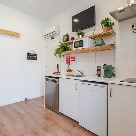 Apartment Hostwise - Stylish Sunny Flats