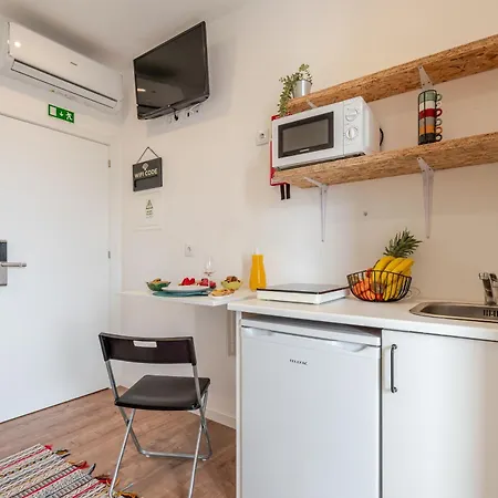 Apartment Hostwise - Stylish Sunny Flats *
