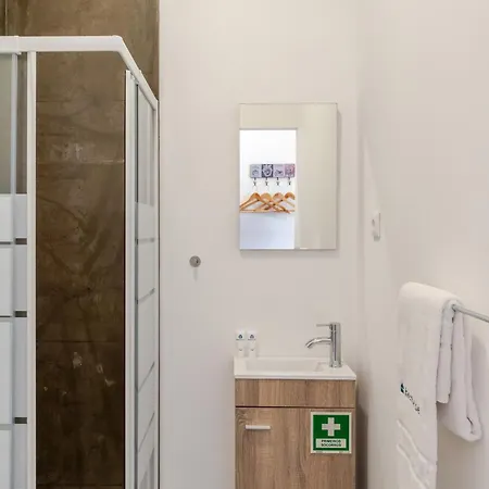 Hostwise - Stylish Sunny Flats Apartamento *