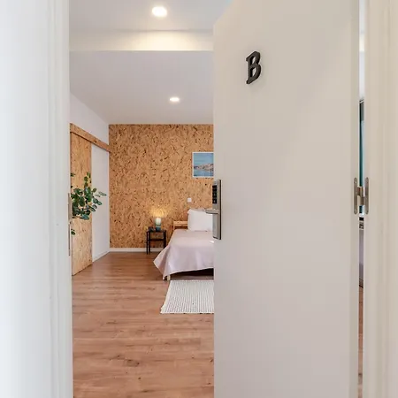 Apartamento Hostwise - Stylish Sunny Flats *