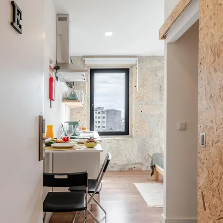 Hostwise - Stylish Sunny Flats *