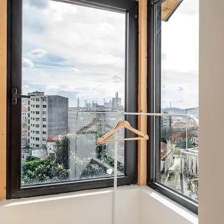 Hostwise - Stylish Sunny Flats *