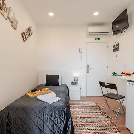 Hostwise - Stylish Sunny Flats *