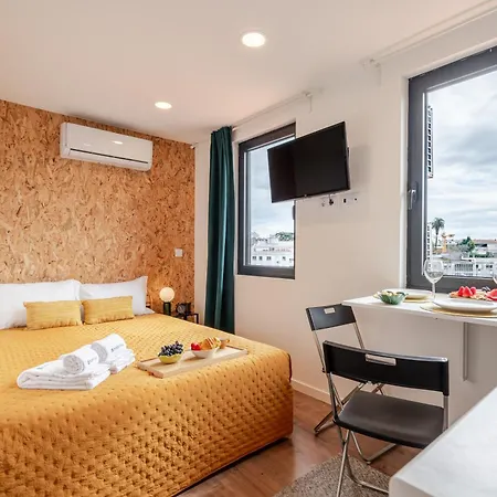 Hostwise - Stylish Sunny Flats Apartament Porto