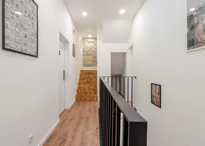 Hostwise - Stylish Sunny Flats