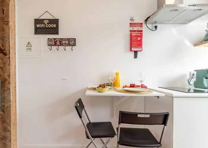 Hostwise - Stylish Sunny Flats * Oporto