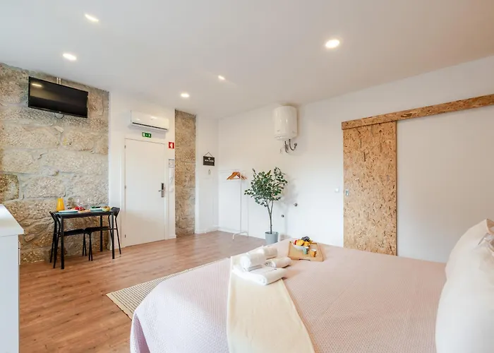 Апартаменты Hostwise - Stylish Sunny Flats *