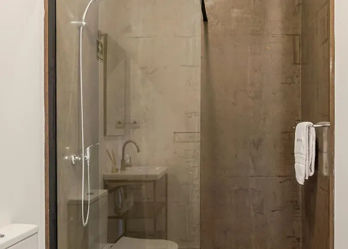 Hostwise - Stylish Sunny Flats * Порту