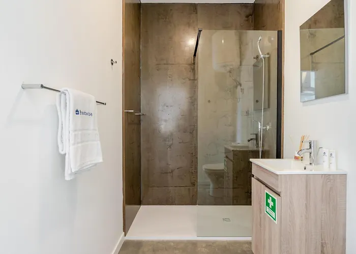 Hostwise - Stylish Sunny Flats Appartement *