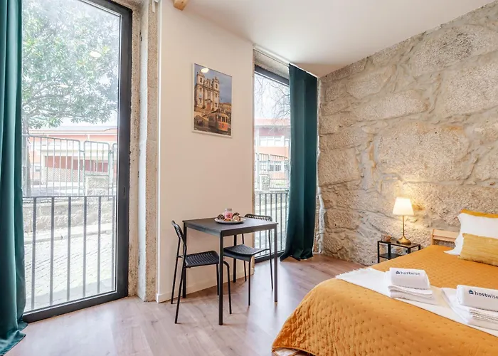 Hostwise - Stylish Sunny Flats Апартаменты *