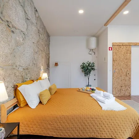 Hostwise - Stylish Sunny Flats Apartment