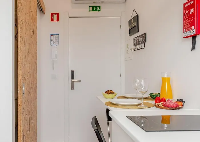 Hostwise - Stylish Sunny Flats * Porto