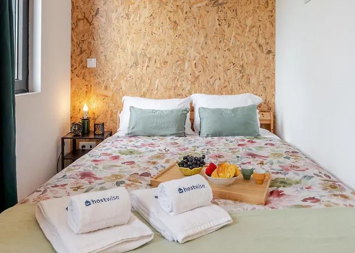 Hostwise - Stylish Sunny Flats Apartment Porto
