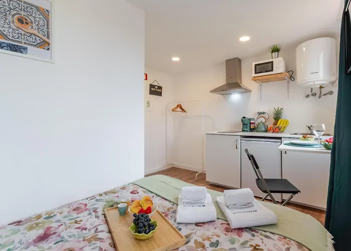 Apartment Hostwise - Stylish Sunny Flats *