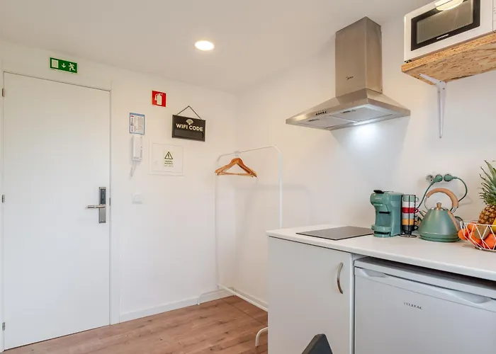 Apartment Hostwise - Stylish Sunny Flats Porto