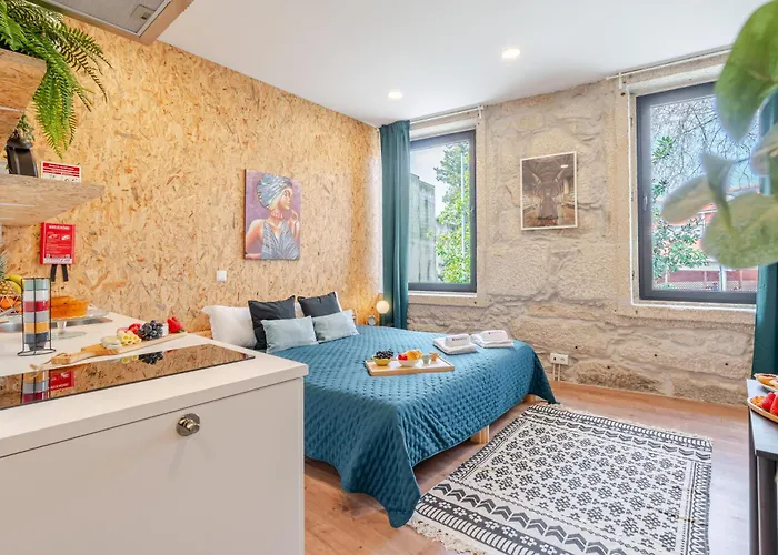 Hostwise - Stylish Sunny Flats Apartment *