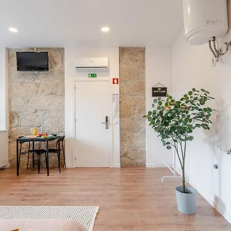 Hostwise - Stylish Sunny Flats Daire Porto