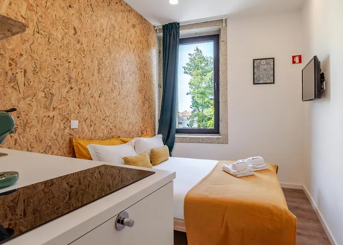 Hostwise - Stylish Sunny Flats Πόρτο